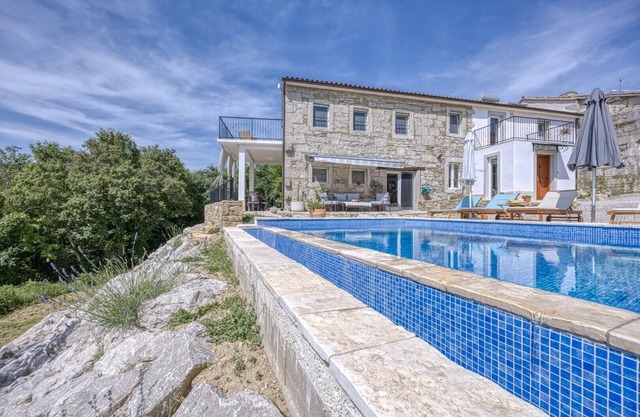 Casa Emilia with private pool and sauna