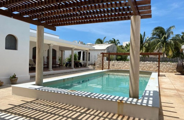 Casa familiar, alberca privada, pasos de la playa