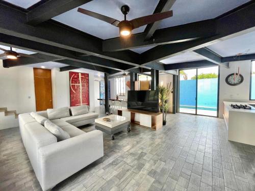 Casa Gigante de lujo, con piscina privada, 4 amplias habitaciones con baño privado