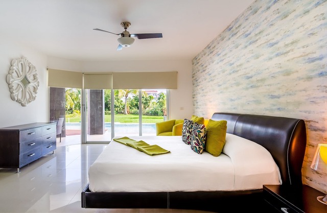 Casa Iris 2 Bedroom Condo by Redawning