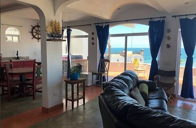 Casa Mar Vista, Ocean Front - 8 bedrooms, 5 bathrooms, pool, jacuzzi, beach, bbq