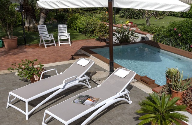Casa Morgana - semi detached villa with private pool and garden