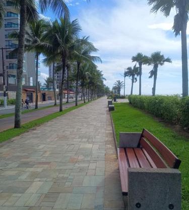 Casa na Praia Grande a 400 mts da praia