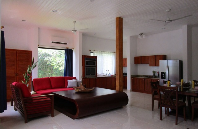 Casa Pacifico 2-bedroom Apartment #2 Monkey