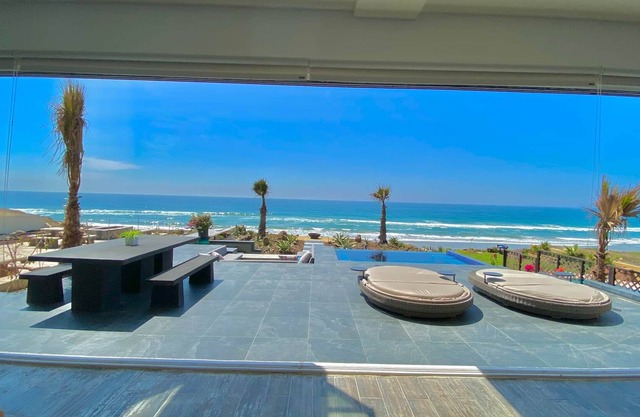 Casa Plaza Del Mar Baja, New Luxury Beachfront 3 bd, 4 ba pool spa private beach