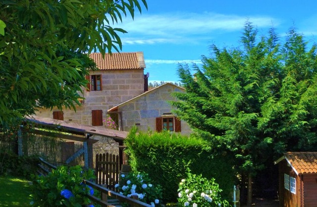Casa Rural con Piscina, Barbacoa y Jardín Cerca de la Costa