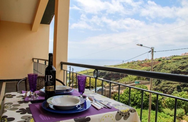 Casa Simão Holidays at Calheta