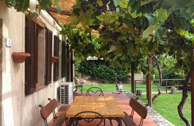 Casa Terra - private garden, parking, privacy and view