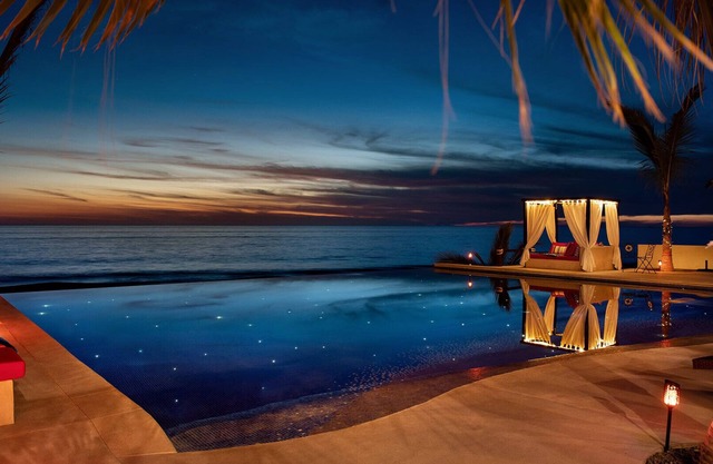 Casablanca Beachfront, rent one up to four villas
