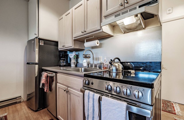 Cascades Ski-in/Ski-out one bedroom sleeps 7