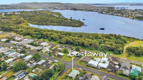 Castaway at Pelican