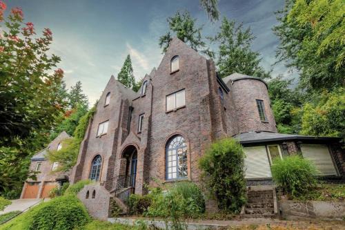 Castle Estate in SW Portland minutes from Downtown