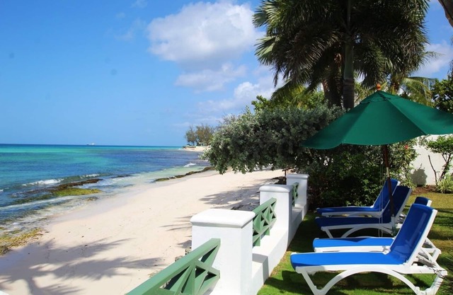 Casual Beachfront Studio with Pool