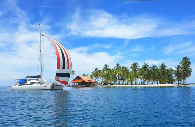 Catamaran 43 feet in san blas Panama