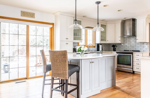 Catch the Sunset, Private Basketball Court, Hot Tub, Fire pit, Golf Cart for