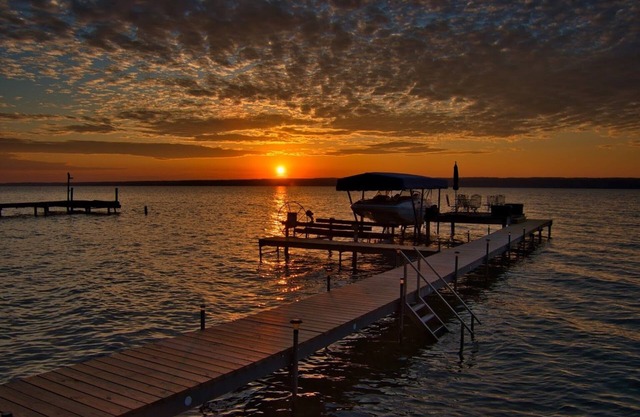Cayuga Lake Cottage "The Bermuda Sunrise"