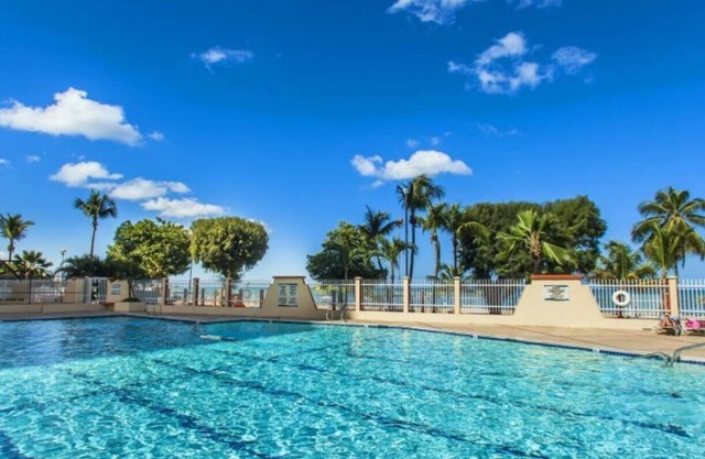 CB12-small one bedroom on the beach