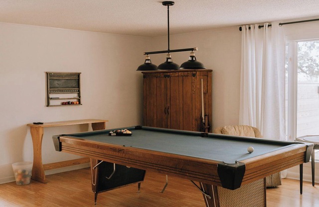 CC’s Cottage: Indoor Pool & 2 minutes to Sandbanks