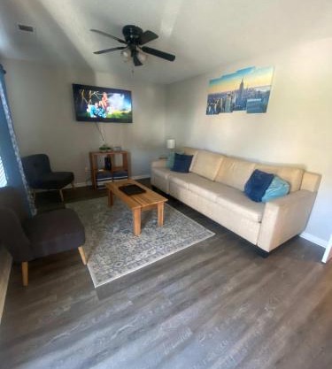 Cedar Ave Escape