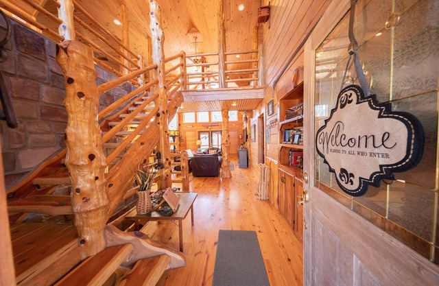 Cedar Gable - Riley outfitter