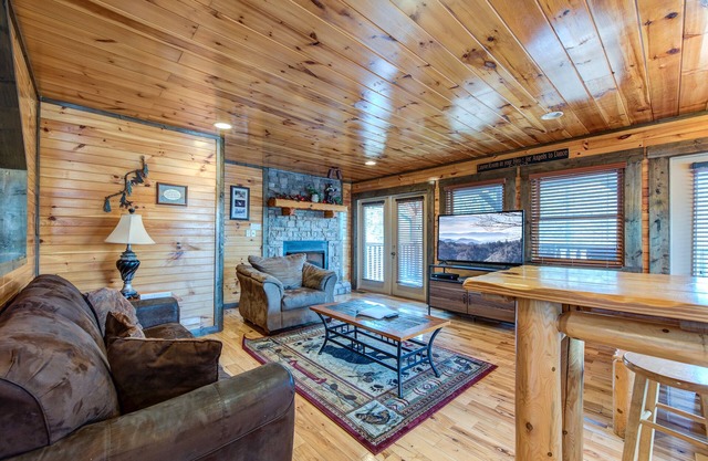 Celebration Lodge | Family Fun, Pool Table Hot Tub