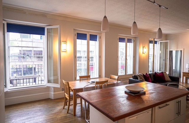 Central 1-bed Apartment in Inverness, Sleeps 4