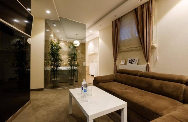 Central Business Suites with Hot Jacuzzi