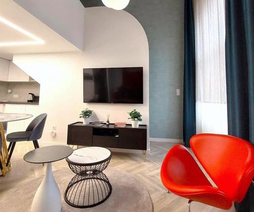 Central Gallery Apartment
