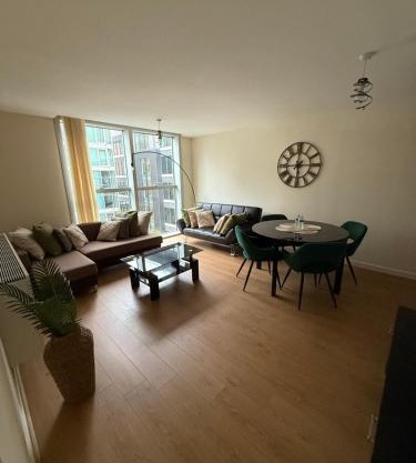 Central Hub Flat