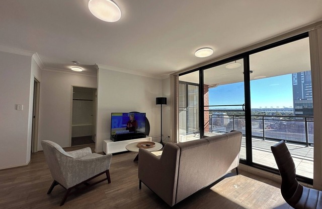 Central Located 2 Bedroom with Parking Close Train