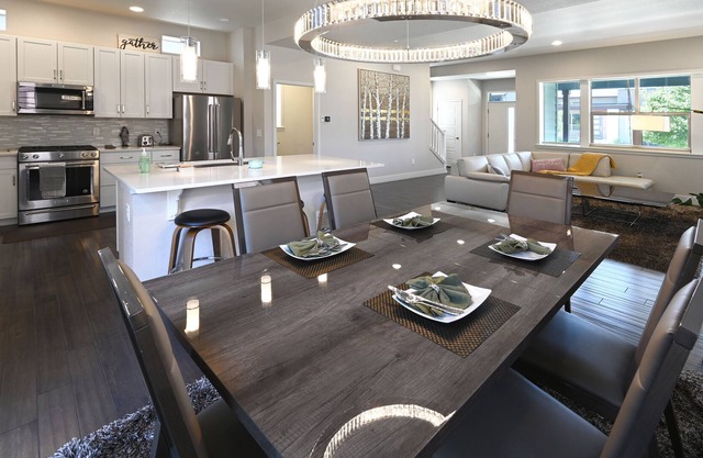 CENTRAL-PARK LUXURY 3-bedroom 2.5 bath LUXURY SINGLE FAMiLY HOME!