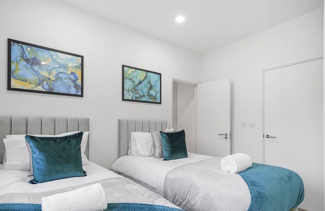 Central Stevenage Luxury 2 Bed Apartment