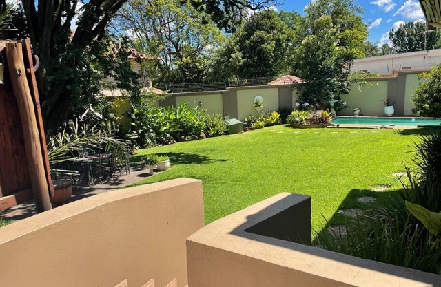 Central suburban suite in the heart of Joburg