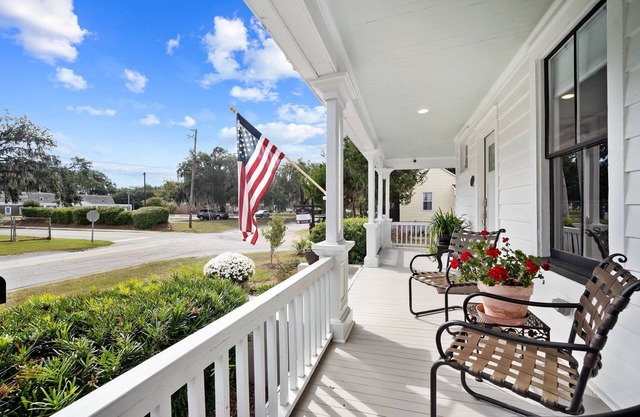 Centrally located - Downtown Beaufort