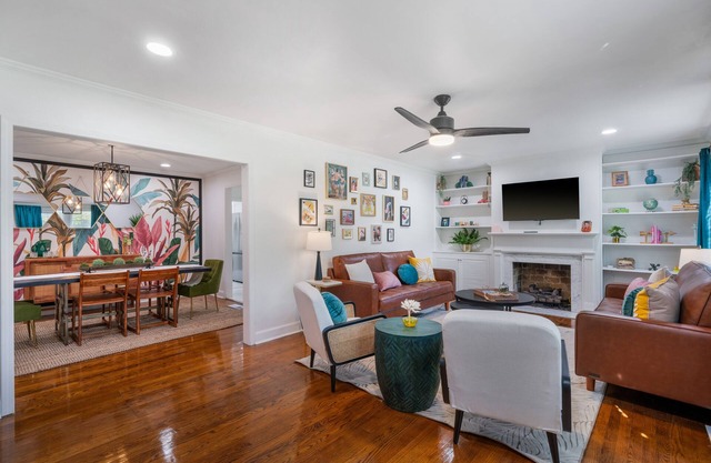 Centrally located near Midtown & Liberty Park- 7 ml to Beale! Stylish 4Bdroom!