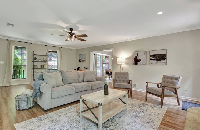 Centrally located 3bd/2ban