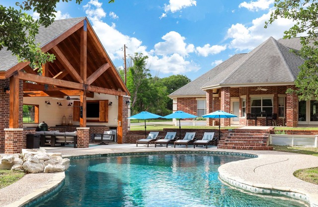 Century - A Birdy Vacation Rental