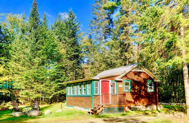 CH Adorable cottage in Franconia minutes from Cannon, Franconia Notch! Fire Pit, wifi, laundry