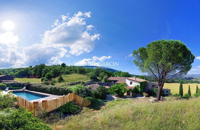 Charm, calm and pleasure in the Provencal countryside, not far from Sisteron