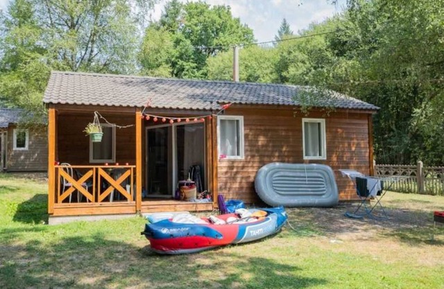 Chalet 3 étoiles - Piscine - eeiife
