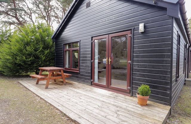 CHALET C, family friendly, with a garden in Dornoch