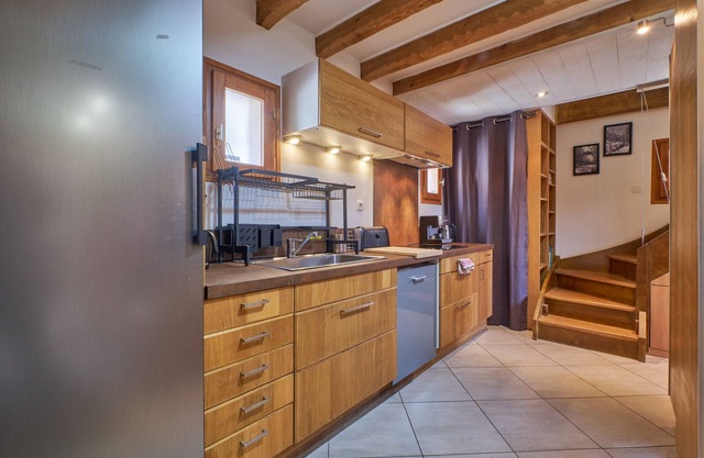 Chalet 'Des Grangettes' with Mountain View, Private Terrace and Wi-Fi