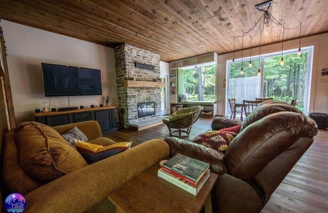 Chalet Deschamps | spa | dog friendly