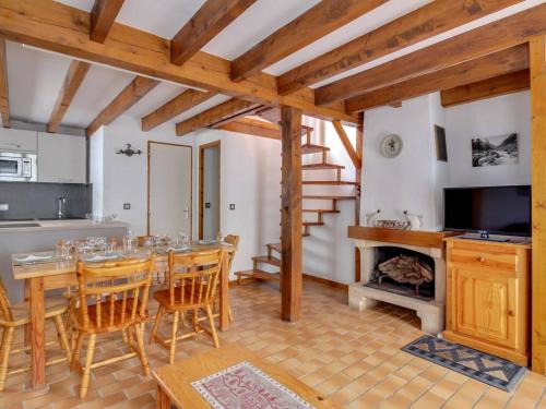 Chalet en duplex à Cauterets, 2 chambres, 7 pers., terrasse, près des remontées, parking inclus - FR-1-401-6