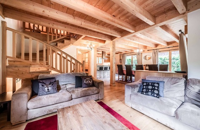 Chalet Evelyn: Nice chalet 550 meters from pistes