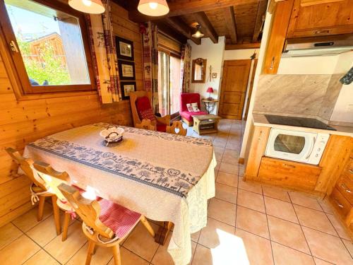 Chalet De Julie - Bel appartement traditionnel 4 pièces sur 2 niveau pour 6 personnes MAE-3734
