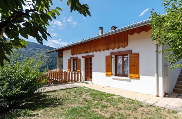 Chalet in Montagny near Ski Slopes