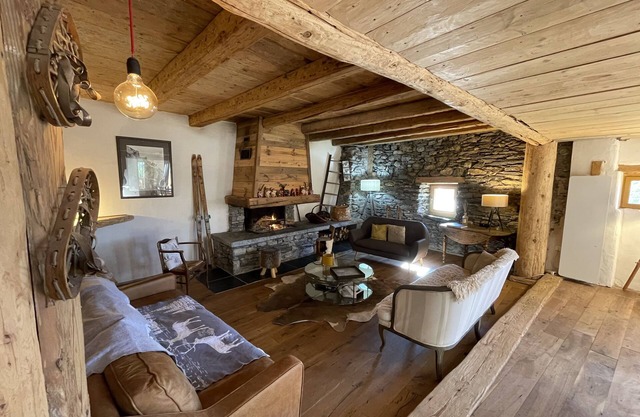 Chalet in the heart of the Haute Tarentaise. Sleeps 11-13