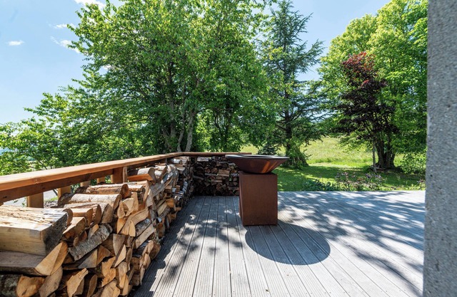 Chalet 'Le De Plainpalais' with Mountain View, Private Terrace and Wi-Fi