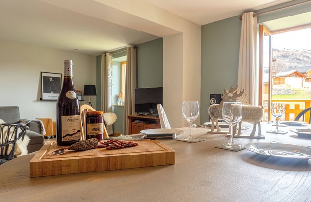 Chalet MarieJo: Sauna & Alpine Charm